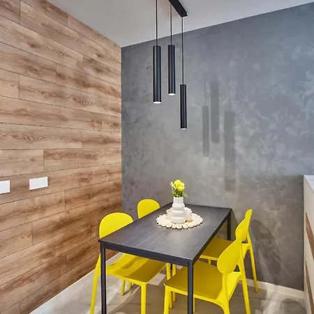 Happy Studentski Grad Apartment *